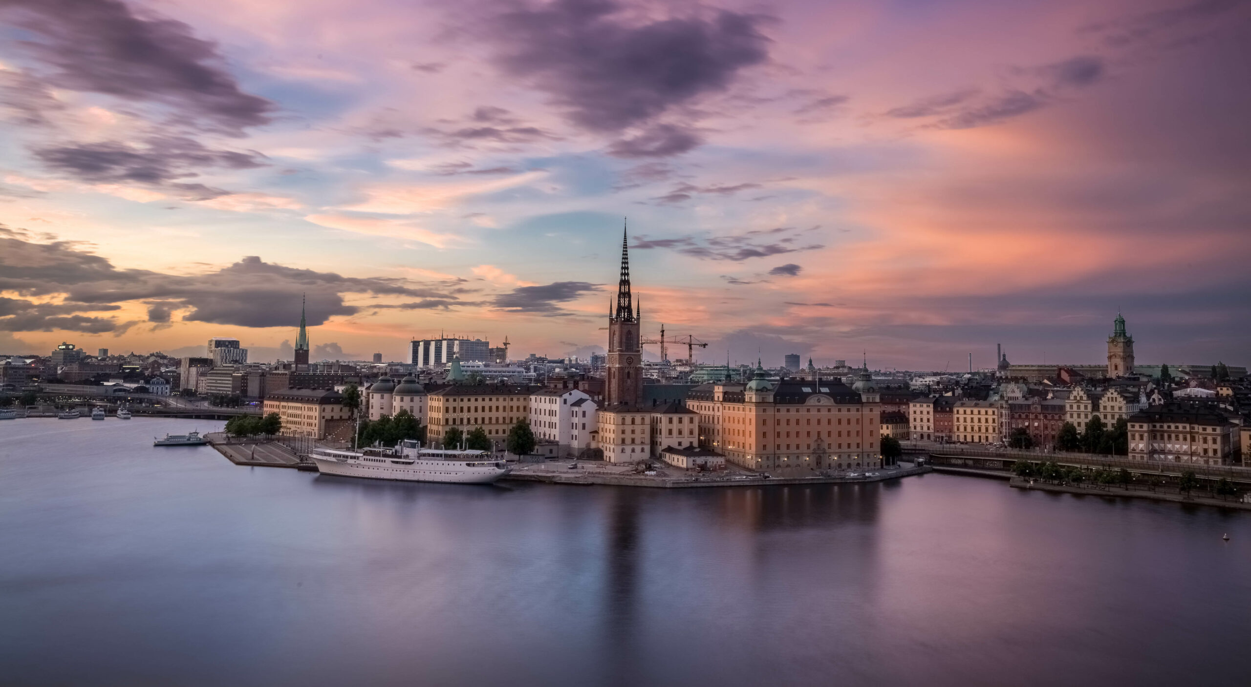 En helikoptervy över Stockholms arketektur